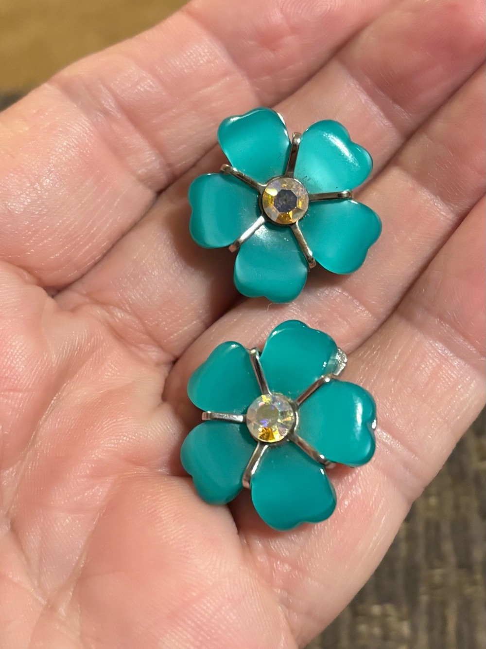 Turquoise thermoset flower scatter pins